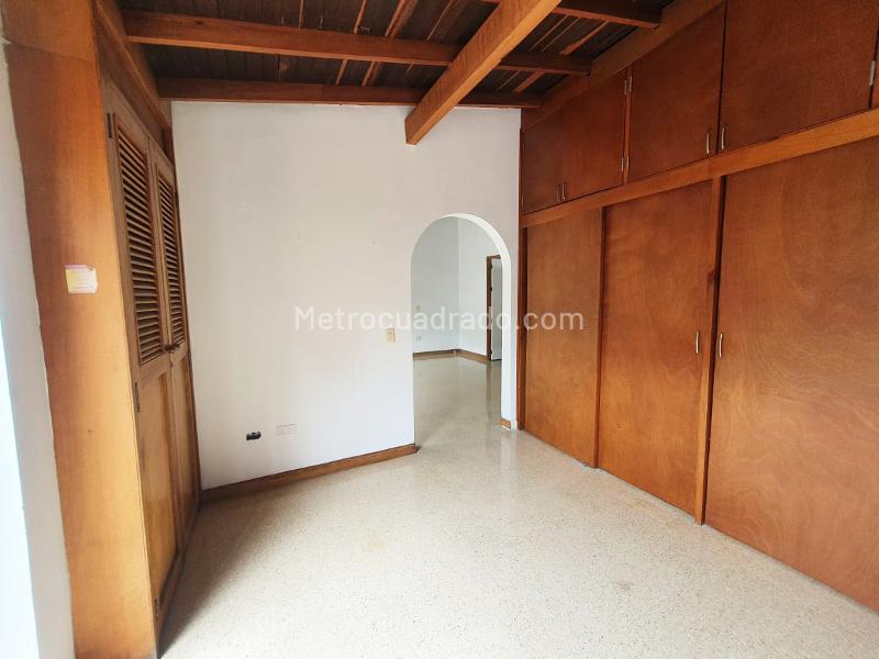 Cozy 3BR House with Garden in Castropol - 8