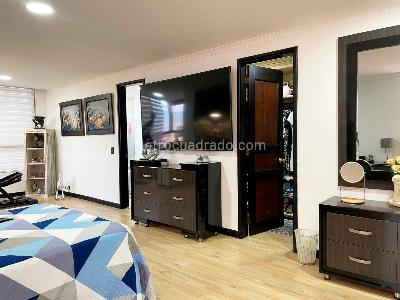 Apartamento de 3 alcobas en venta en El Tesoro, Medellín, 280 m² · foto 15 de 19