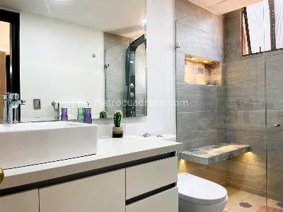 Apartamento de 3 alcobas en venta en El Tesoro, Medellín, 280 m² · foto 17 de 19