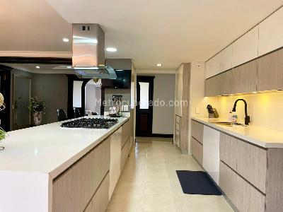 Apartamento de 3 alcobas en venta en El Tesoro, Medellín, 280 m² · foto 8 de 19