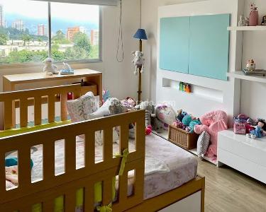 Apartamento de 3 alcobas en venta en El Poblado, Medellín, 240 m² · foto 13 de 18