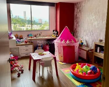 Apartamento de 3 alcobas en venta en El Poblado, Medellín, 240 m² · foto 14 de 18