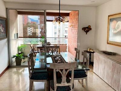 Apartamento de 3 alcobas en venta en Alejandría, Medellín, 220 m² · foto 2 de 13