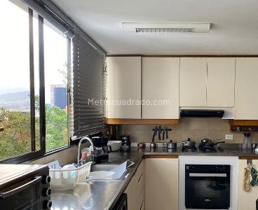 Apartamento de 4 alcobas en venta en El Poblado, Medellín, 268 m² · foto 9 de 14