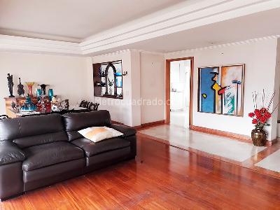 Apartamento de 4 alcobas en venta en El Poblado, Medellín, 451 m² · foto 2 de 18