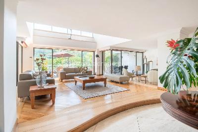 Apartamento de 4 alcobas en venta en El Poblado, Medellín, 385 m² · foto 2 de 20