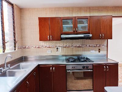 Apartamento de 3 alcobas en venta en Los Balsos, Medellín, 200 m² · foto 4 de 17