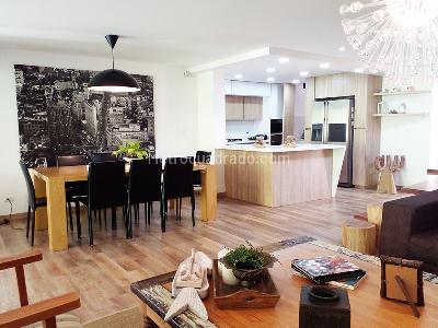 Casa de 3 alcobas en venta en Envigado, Envigado, 236 m² · foto 3 de 18
