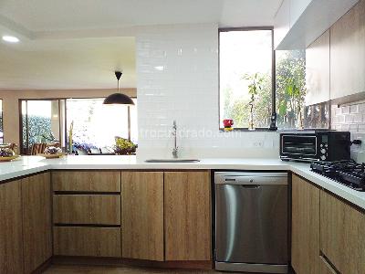 Casa de 3 alcobas en venta en Envigado, Envigado, 236 m² · foto 8 de 18