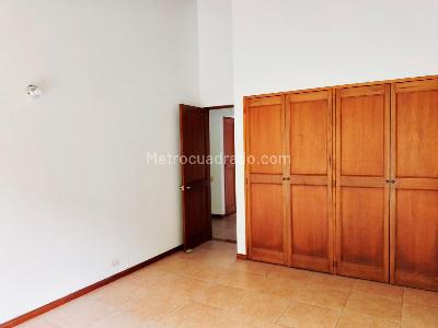 Casa de 3 alcobas en venta en El Poblado, Medellín, 178 m² · foto 11 de 16