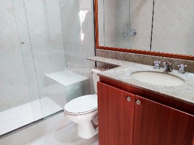 Casa de 3 alcobas en venta en El Poblado, Medellín, 178 m² · foto 14 de 16