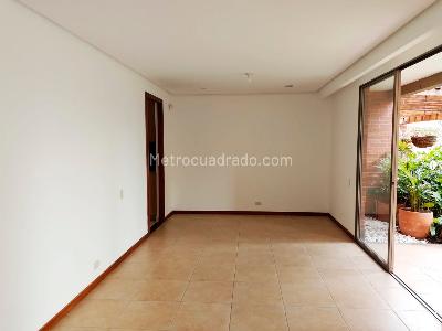 Casa de 3 alcobas en venta en El Poblado, Medellín, 178 m² · foto 2 de 16