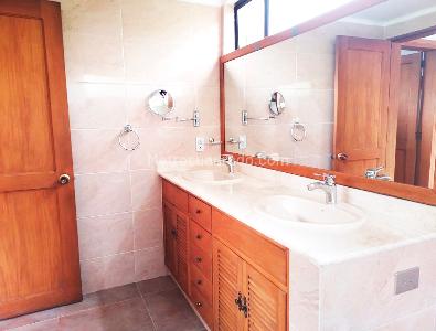 Apartamento de 3 alcobas en venta en La Florida, Medellín, 196 m² · foto 12 de 13