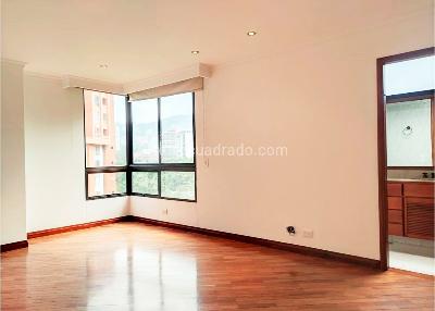 Apartamento de 3 alcobas en venta en La Florida, Medellín, 196 m² · foto 5 de 13