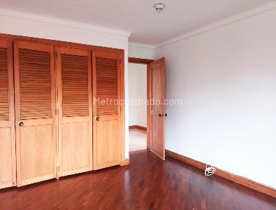 Apartamento de 3 alcobas en venta en La Florida, Medellín, 196 m² · foto 8 de 13