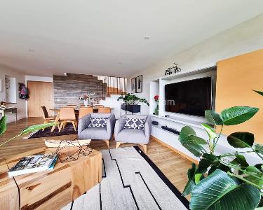 Casa de 3 alcobas en venta en El Poblado, Medellín, 249 m² · foto 3 de 13