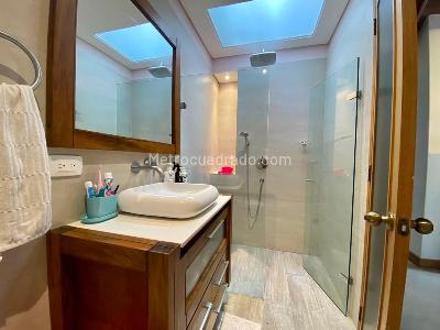 Casa de 3 alcobas en venta en El Poblado, Medellín, 270 m² · foto 11 de 15