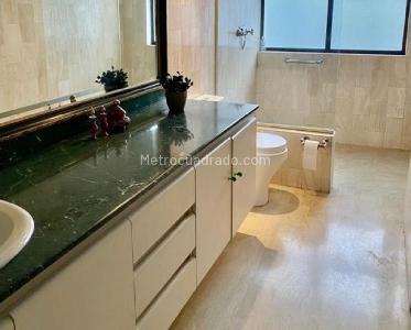 Apartamento de 4 alcobas en venta en El Poblado, Medellín, 203 m² · foto 13 de 15