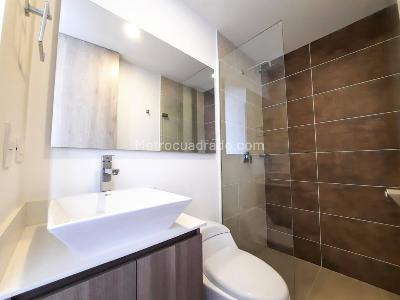 Apartamento de 3 alcobas en venta en El Poblado, Medellín, 134 m² · foto 18 de 19