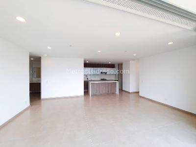 Apartamento de 3 alcobas en venta en El Poblado, Medellín, 134 m² · foto 3 de 19