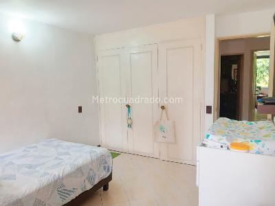 Apartamento de 3 alcobas en venta en El Poblado, Medellín, 142 m² · foto 15 de 17