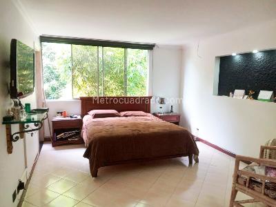 Apartamento de 3 alcobas en venta en El Poblado, Medellín, 142 m² · foto 8 de 17