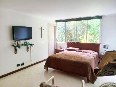 Apartamento de 3 alcobas en venta en El Poblado, Medellín, 142 m² · foto 9 de 17