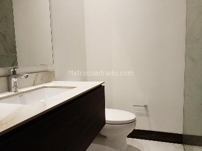Apartamento de 3 alcobas en venta en El Poblado, Medellín, 404 m² · foto 17 de 19
