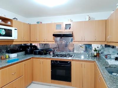 Casa de 3 alcobas en venta en El Poblado, Medellín, 219 m² · foto 5 de 18