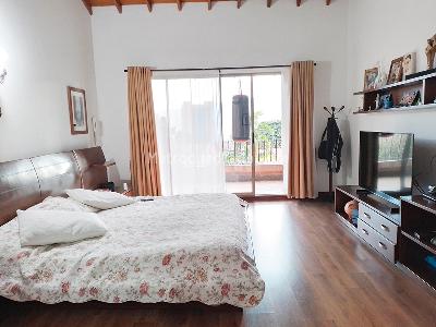 Casa de 3 alcobas en venta en El Poblado, Medellín, 219 m² · foto 9 de 18