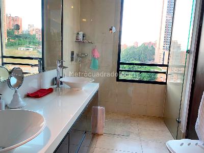 Apartamento de 3 alcobas en venta en San Lucas, Medellín, 217 m² · foto 11 de 15