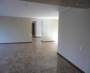 Apartamento en venta en El Poblado, Medellín · foto 3 de 15