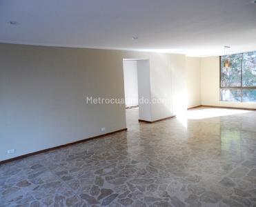 Apartamento en venta en El Poblado, Medellín · foto 4 de 15