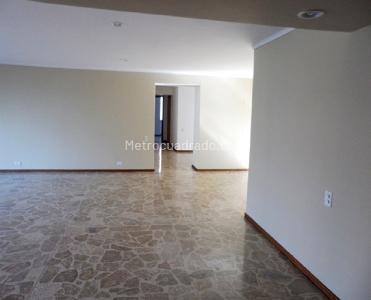 Apartamento en venta en El Poblado, Medellín · foto 5 de 15