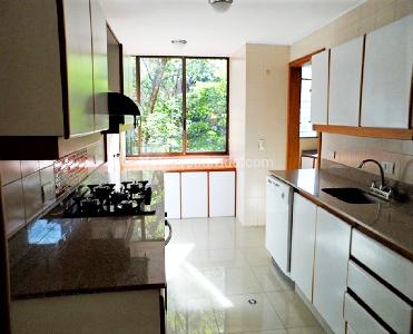 Apartamento en venta en El Poblado, Medellín · foto 7 de 15