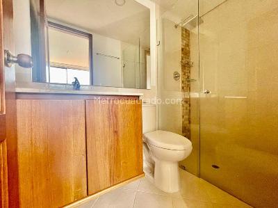 Apartamento de 3 alcobas en venta en El Poblado, Medellín, 217 m² · foto 18 de 20