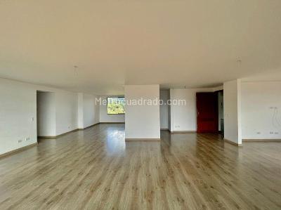 Apartamento de 3 alcobas en venta en El Poblado, Medellín, 217 m² · foto 5 de 20
