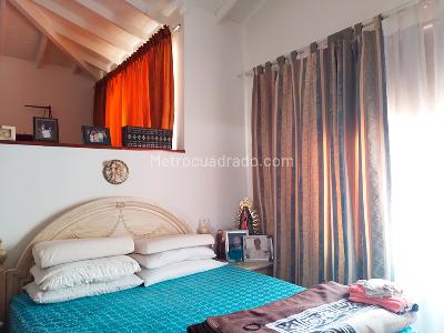 Casa de 4 alcobas en venta en El Poblado, Medellín, 350 m² · foto 13 de 17