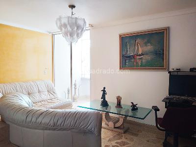 Casa de 4 alcobas en venta en El Poblado, Medellín, 350 m² · foto 2 de 17