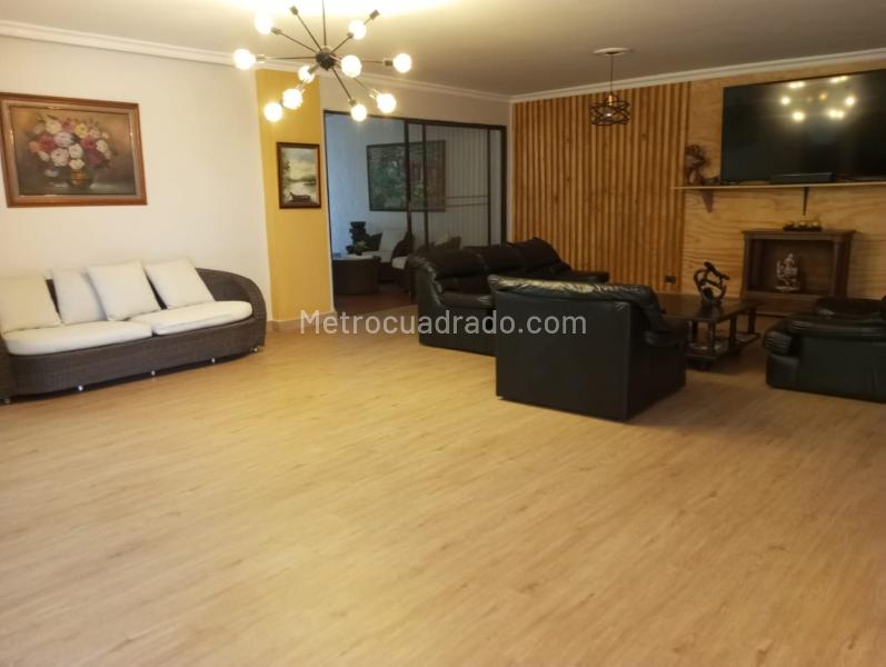 Furnished 3BR Apartment with 3 Baths in El Poblado - 3