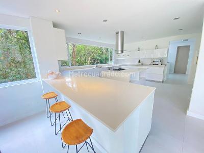 Casa de 4 alcobas en venta en Envigado, Envigado, 370 m² · foto 9 de 19