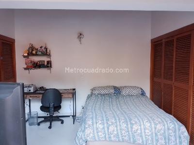 Casa de 4 alcobas en venta en El Poblado, Medellín, 215 m² · foto 15 de 20