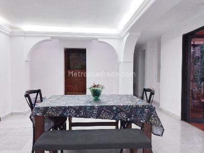 Casa de 4 alcobas en venta en El Poblado, Medellín, 215 m² · foto 3 de 20