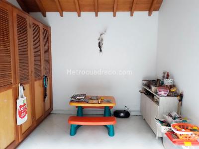 Casa de 4 alcobas en venta en El Poblado, Medellín, 215 m² · foto 8 de 20