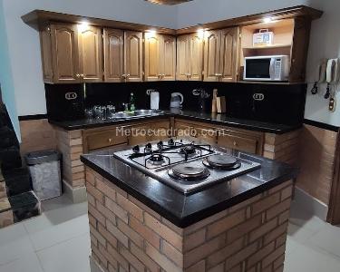 Casa de 2 alcobas en venta en El Poblado, Medellín, 360 m² · foto 5 de 14