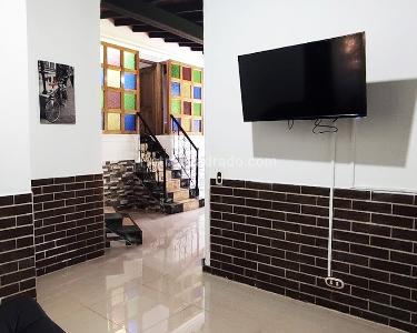 Casa de 2 alcobas en venta en El Poblado, Medellín, 360 m² · foto 7 de 14
