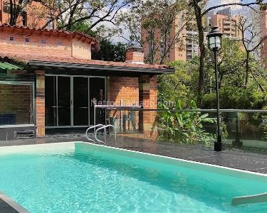 Casa de 2 alcobas en venta en El Poblado, Medellín, 360 m² · foto 9 de 14