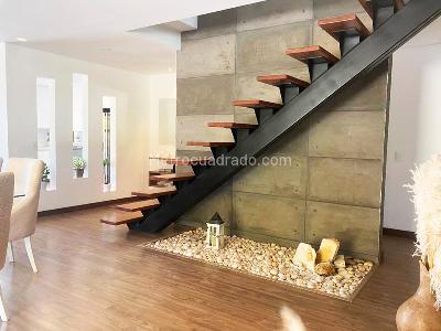 Casa de 5 alcobas en venta en Envigado, Envigado, 400 m² · foto 3 de 17