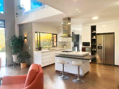 Casa de 5 alcobas en venta en Envigado, Envigado, 400 m² · foto 8 de 17
