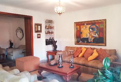 Apartamento de 3 alcobas en venta en El Tesoro, Medellín, 147 m² · foto 3 de 17